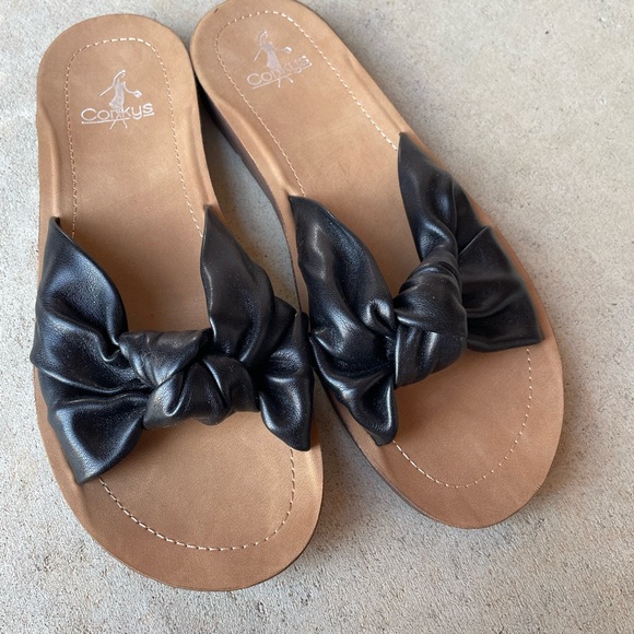 Corkys Footwear Sea La Vie Slide Sandals in Black Faux Leather Size 9 - Picture 3 of 5